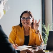 Lisa Tran giving a review about CodSphere's digital marketing services