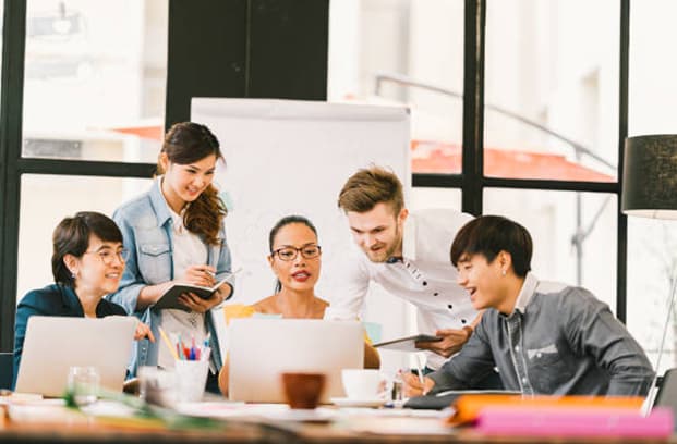 CodSphere digital marketing team engaged in group discussion